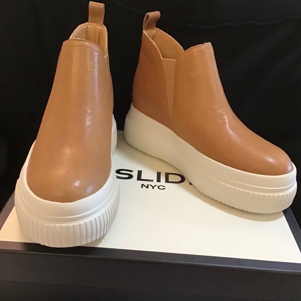Cognac Distress Wendie Shoes